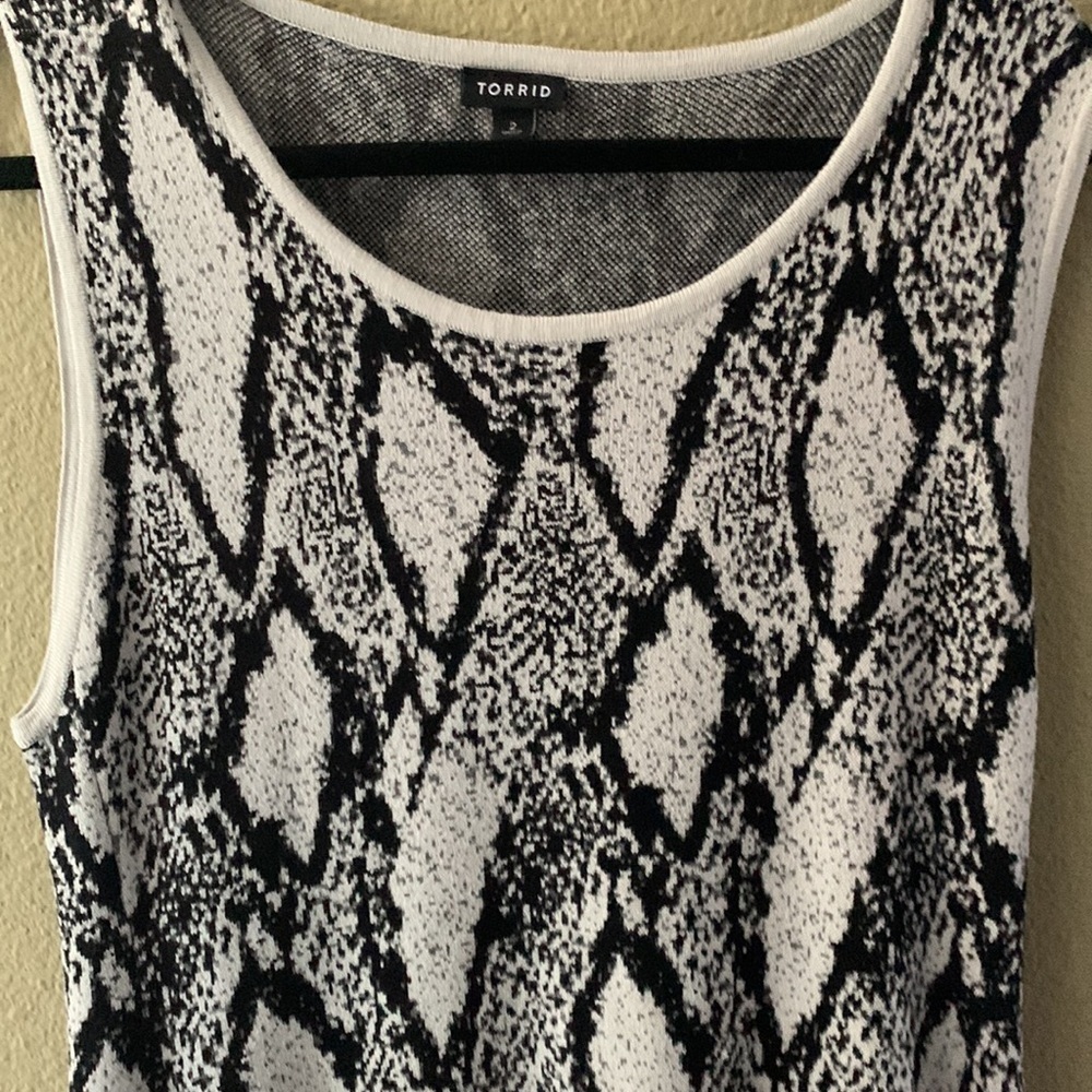 Torrid sweater dress snake prints dress size 2 plus size - Picture 6 of 13